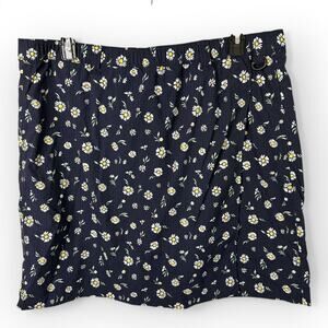 Duluth Trading Co Navy Floral Daisy Skort